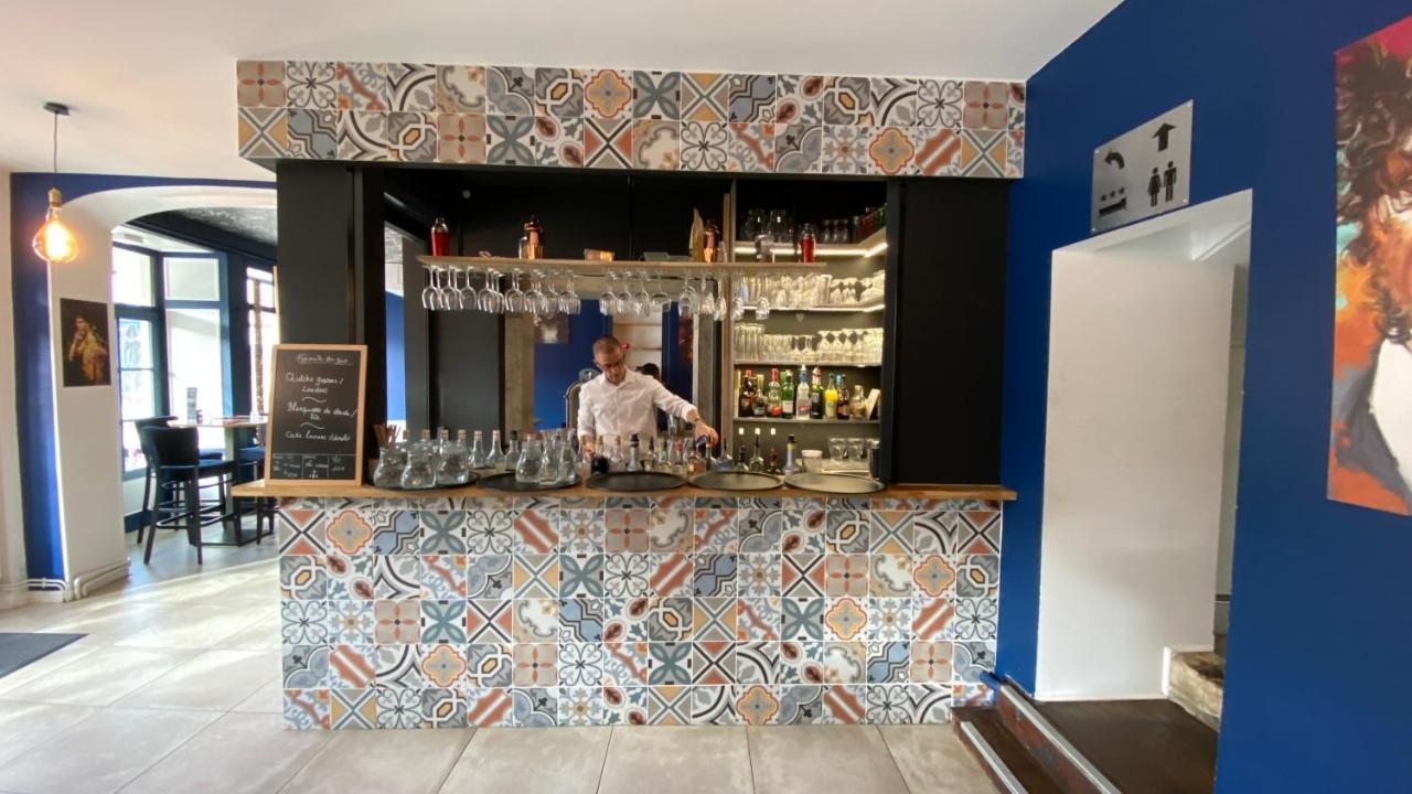 Hotel Restaurant La Place Saint-Amand-Mont-Rond Ngoại thất bức ảnh