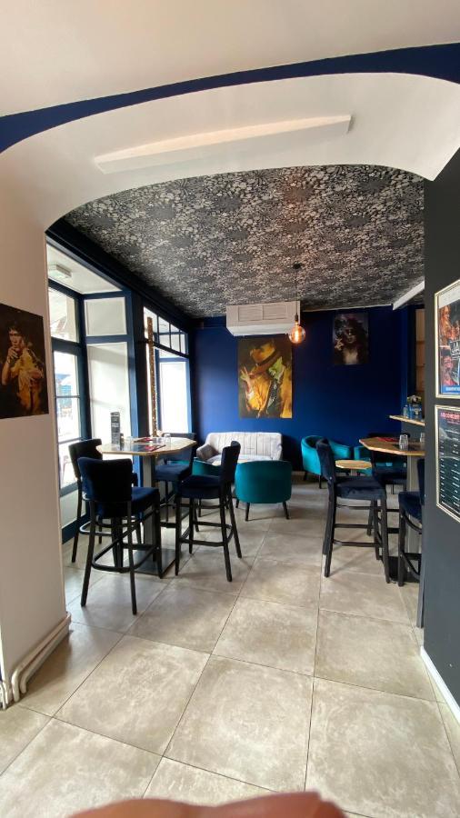 Hotel Restaurant La Place Saint-Amand-Mont-Rond Ngoại thất bức ảnh